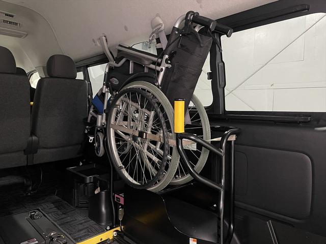 ハイエースバン 　福祉車両・電動リフター・２台積・１０人乗・走行６１千Ｋ・Ｂタイプ・トヨタセーフティセンス・左オートステップ・Ｂカメラ・ドラレコ・アシストグリップ・キーレス・ラジオ・ストレッチャー乗車カノウ（25枚目）