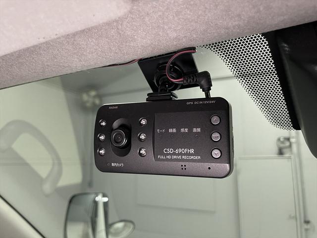 ハイエースバン 　福祉車両・電動リフター・２台積・１０人乗・走行６１千Ｋ・Ｂタイプ・トヨタセーフティセンス・左オートステップ・Ｂカメラ・ドラレコ・アシストグリップ・キーレス・ラジオ・ストレッチャー乗車カノウ（42枚目）