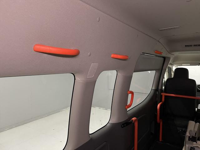 ＮＶ３５０キャラバンバン 　福祉車両・電動リフター・２台積・１０人乗・走行５４千Ｋ・１＋１タイプ・エマージェンシーブレーキ・左オートステップ・アシストグリップ・左スライドドア・ラジオ・ＰＶガラス・電動車イス固定装置２台・キーレス（29枚目）