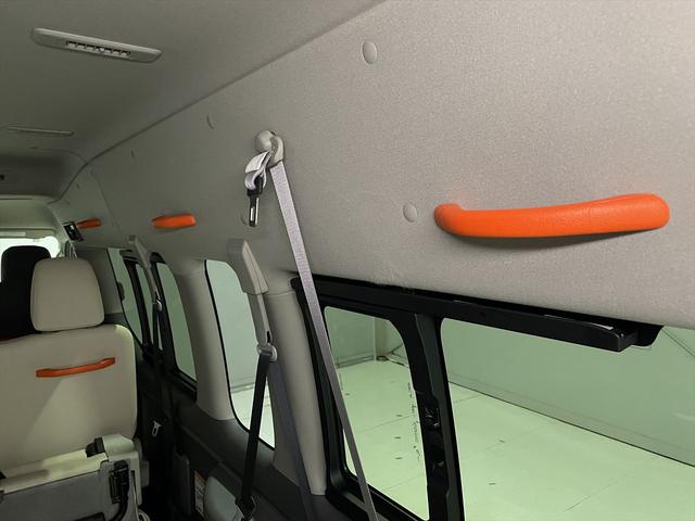 ＮＶ３５０キャラバンバン 　福祉車両・電動リフター・２台積・１０人乗・走行５４千Ｋ・１＋１タイプ・エマージェンシーブレーキ・左オートステップ・アシストグリップ・左スライドドア・ラジオ・ＰＶガラス・電動車イス固定装置２台・キーレス（30枚目）