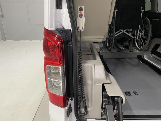 ＮＶ３５０キャラバンバン 　福祉車両・電動リフター・２台積・１０人乗・走行５４千Ｋ・１＋１タイプ・エマージェンシーブレーキ・左オートステップ・アシストグリップ・左スライドドア・ラジオ・ＰＶガラス・電動車イス固定装置２台・キーレス（32枚目）