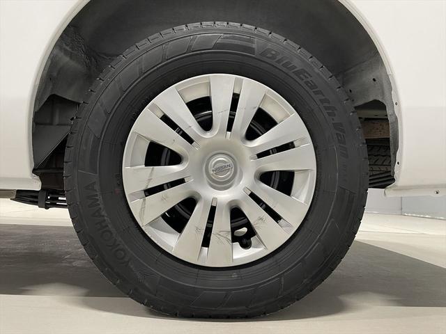 ＮＶ３５０キャラバンバン 　福祉車両・電動リフター・２台積・１０人乗・走行５４千Ｋ・１＋１タイプ・エマージェンシーブレーキ・左オートステップ・アシストグリップ・左スライドドア・ラジオ・ＰＶガラス・電動車イス固定装置２台・キーレス（54枚目）