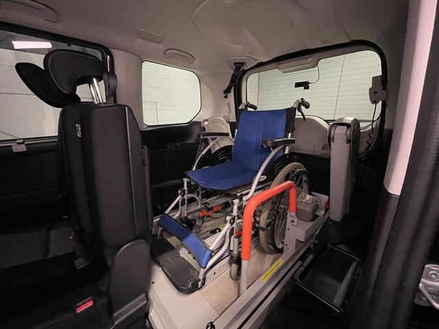 セレナ 　福祉車両・電動リフター・１台積・６人乗・走行５５千Ｋ・Ｓ－ハイブリッド・エマージェンシーブレーキシステム・左右電動スライドドア・電動車イス固定装置・純正ナビ・ＴＶ・Ｂカメラ・フリップダウンモニター（13枚目）