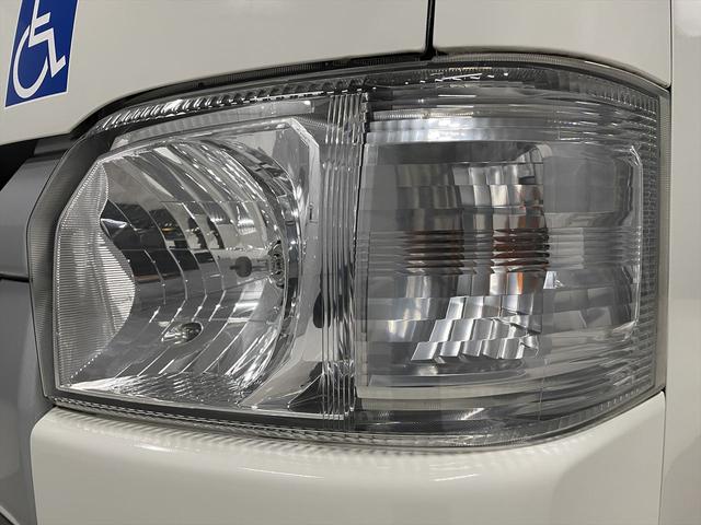 ハイエースバン 　福祉車両・電動リフター・２台積・１０人乗・走行７０千Ｋ・Ｂタイプ・左オートステップ・オプションアシストグリップ・標準アシストグリップ・ＰＶガラス・ＴＶ・ナビ・Ｂカメラ・電動車イス固定装置２台・キーレス（39枚目）