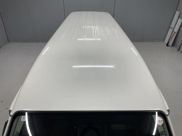 ハイエースバン 　福祉車両・電動リフター・２台積・１０人乗・走行７０千Ｋ・Ｂタイプ・左オートステップ・オプションアシストグリップ・標準アシストグリップ・ＰＶガラス・ＴＶ・ナビ・Ｂカメラ・電動車イス固定装置２台・キーレス（41枚目）