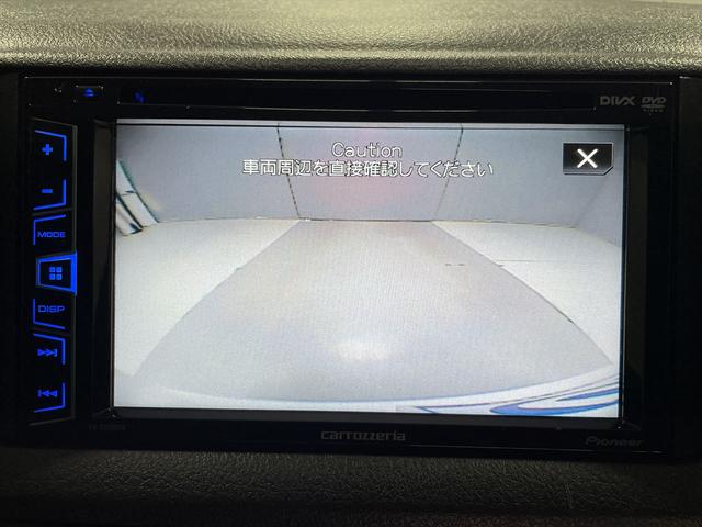 ハイエースバン 　福祉車両・電動リフター・２台積・１０人乗・走行７０千Ｋ・Ｂタイプ・左オートステップ・オプションアシストグリップ・標準アシストグリップ・ＰＶガラス・ＴＶ・ナビ・Ｂカメラ・電動車イス固定装置２台・キーレス（49枚目）