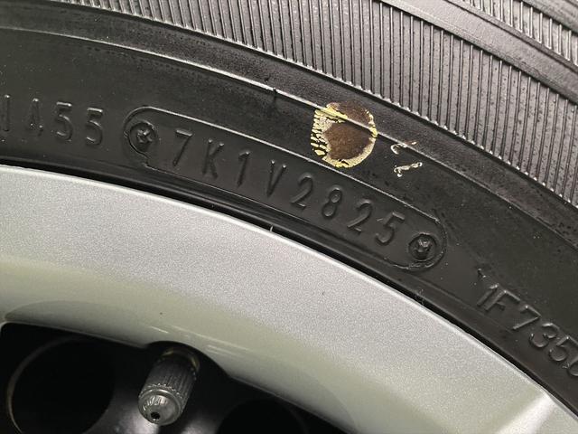 ハイエースバン 　福祉車両・電動リフター・２台積・１０人乗・走行７０千Ｋ・Ｂタイプ・左オートステップ・オプションアシストグリップ・標準アシストグリップ・ＰＶガラス・ＴＶ・ナビ・Ｂカメラ・電動車イス固定装置２台・キーレス（58枚目）