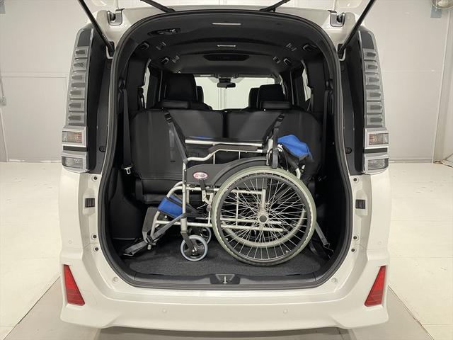 ���ԃC�X�E�X�g���b�`���[�͎ԗ��ɂ͕t���Ă��܂���B