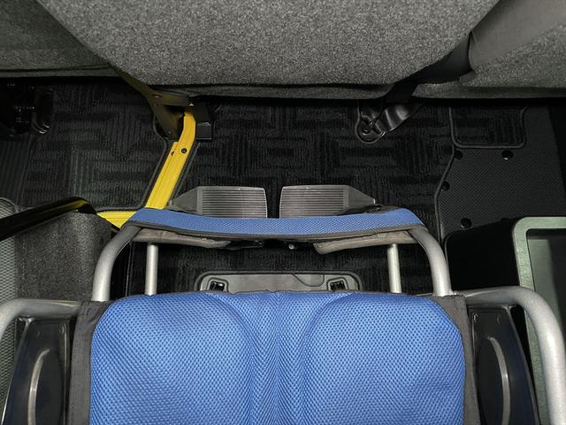 �����ԗ��͎ԃC�X�̌`���g���A�̊i�ɍ������I�ѕ�����؂ł��B�Ԉ֎q�̂܂܏���ԂȂǁA�������̎ԃC�X�����ۂɏ悹�Ď������Ƃ��\�ł��̂ŁA���Ђ����Q���������B