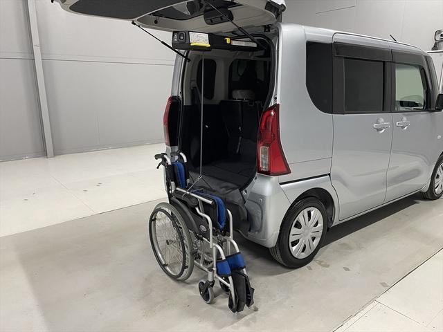 タント 　福祉車両・助手席リフトＵＰシート・４人乗・走行１９千Ｋ・スマートアシスト・車椅子収納アームリフト付・電動クレーンタイプ・左電動スライドドア・ＴＶ・ナビ・パノラミックビューモニター・プッシュスタート（19枚目）