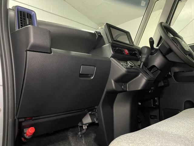 タント 　福祉車両・助手席リフトＵＰシート・４人乗・走行１９千Ｋ・スマートアシスト・車椅子収納アームリフト付・電動クレーンタイプ・左電動スライドドア・ＴＶ・ナビ・パノラミックビューモニター・プッシュスタート（31枚目）