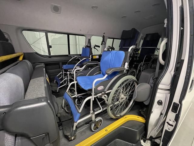 ���ԃC�X�E�X�g���b�`���[�͎ԗ��ɂ͕t���Ă��܂���B