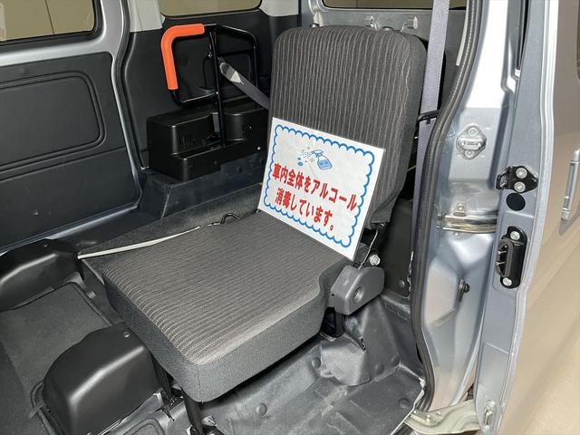 福祉車両・手動スロープ・1台積・4人乗・走行31千K・禁煙車・キーレス・鉄スペアキー1・電動ウィンチサード・無線ウィンチリモコン有・ラッシングベルト・衝突軽減ブレーキ・左右スライドドア(50枚目)