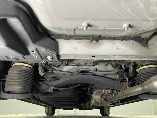 ヴォクシー 　福祉車両・手動スロープ・２台積７人乗・走行５１千Ｋ・タイプ１・電動ウィンチ前後・純正ナビ・ワンオーナー・左右電動ＳＤ・プッシュスタート・スマートキー・ビルトインＥＴＣ・ニールダウン無線ウィンチリモコン（44枚目）