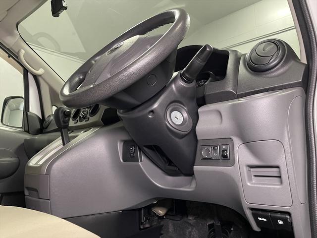 ＮＶ２００バネットバン 　福祉車両・手動スロープ・２台積・６人乗・走行７９千Ｋ・電動ウィンチ・左オートステップ・左右スライドドア・リヤクーラー・ＰＶガラス・Ｂカメラ・キーレス・無線ウィンチリモコン・車イス後退防止ベルト・禁煙車（37枚目）