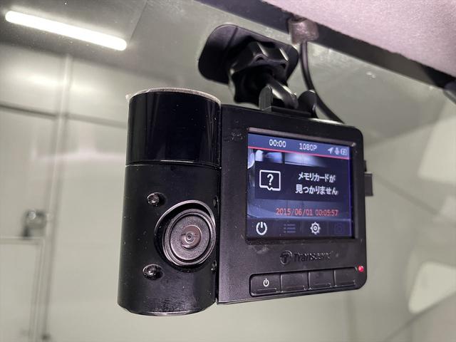 ＮＶ２００バネットバン 　福祉車両・手動スロープ・２台積・６人乗・走行７９千Ｋ・電動ウィンチ・左オートステップ・左右スライドドア・リヤクーラー・ＰＶガラス・Ｂカメラ・キーレス・無線ウィンチリモコン・車イス後退防止ベルト・禁煙車（39枚目）