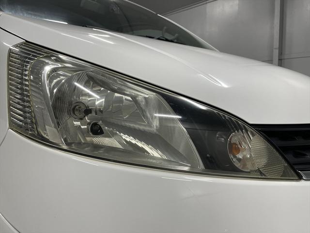 ＮＶ２００バネットバン 　福祉車両・手動スロープ・２台積・６人乗・走行７９千Ｋ・電動ウィンチ・左オートステップ・左右スライドドア・リヤクーラー・ＰＶガラス・Ｂカメラ・キーレス・無線ウィンチリモコン・車イス後退防止ベルト・禁煙車（42枚目）