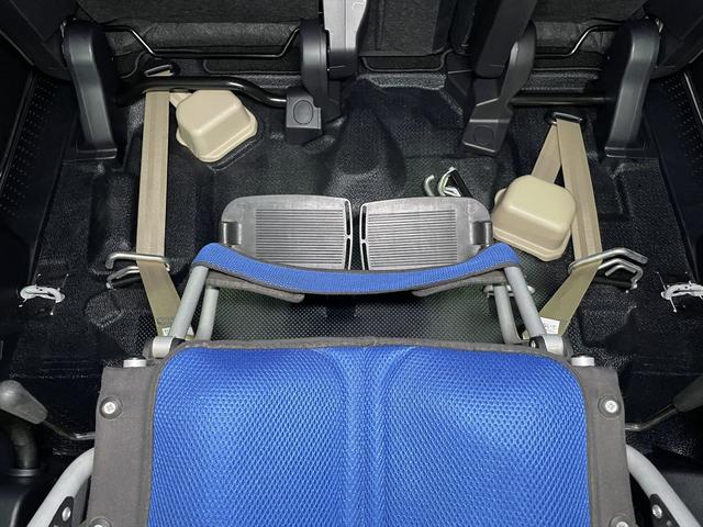 シエンタ 　１．５Ｇ　福祉車両・手動スロープ・１台積・５人乗・タイプ１・トヨタセーフティセンス・純正ナビ・ＴＶ・Ｂモニター・左右電動スライドドア・純正フォグランプ・プッシュスタート・スマートキー・ニールダウン（13枚目）