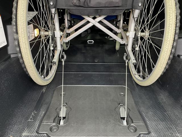シエンタ 　１．５Ｇ　福祉車両・手動スロープ・１台積・５人乗・タイプ１・トヨタセーフティセンス・純正ナビ・ＴＶ・Ｂモニター・左右電動スライドドア・純正フォグランプ・プッシュスタート・スマートキー・ニールダウン（15枚目）