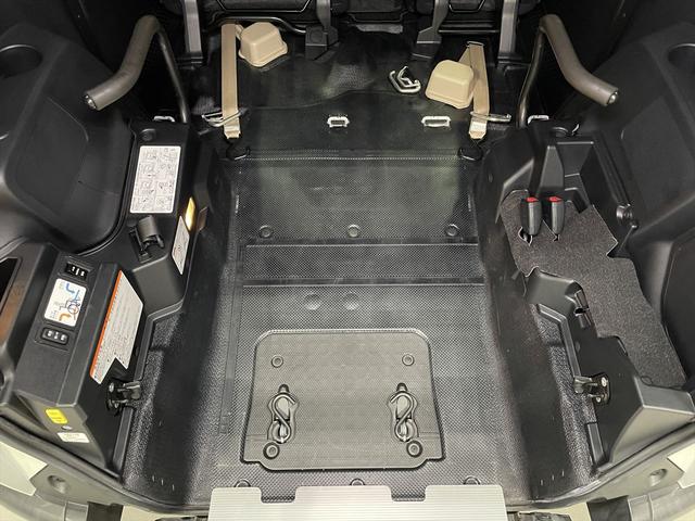 シエンタ 　１．５Ｇ　福祉車両・手動スロープ・１台積・５人乗・タイプ１・トヨタセーフティセンス・純正ナビ・ＴＶ・Ｂモニター・左右電動スライドドア・純正フォグランプ・プッシュスタート・スマートキー・ニールダウン（17枚目）