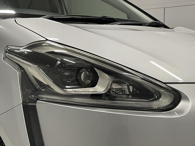 シエンタ 　１．５Ｘ　福祉車両・手動スロープ１台積４人乗・走行１０千Ｋ・タイプ２・１．５列目仕様・ＴＳＳ・ストレッチャー乗車カノウ・純正ＴＶナビ・プッシュスタート・ニールダウン・電動車イス固定装置１．５列目３列目（45枚目）