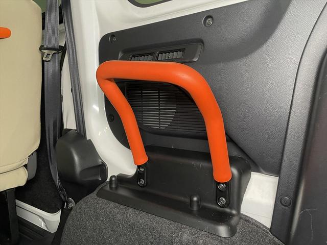 ＮＶ２００バネットバン 　福祉車両・手動スロープ・１台積・７人乗・リヤクーラー・ＰＶガラス・左側スライドドア連動オートステップ・アシストグリップ・キーレス・車イス後退防止ベルトサード・電動車イス固定装置サード・左右スライドドア（26枚目）