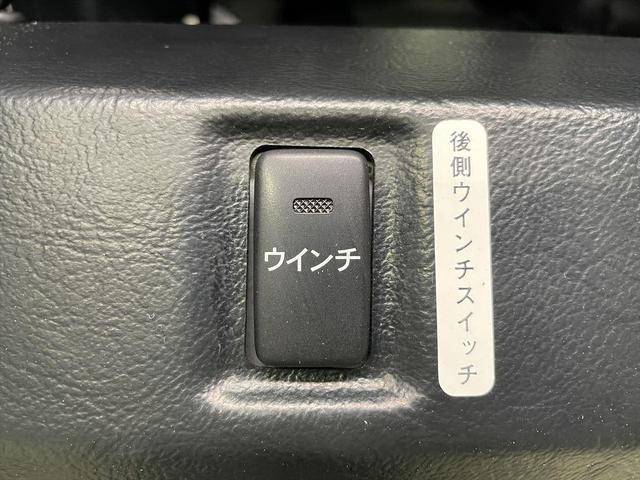 ヴォクシー 　ＺＳ　福祉車両・電動スロープ・２台積７人乗・タイプ１・前後電動ウィンチ・ナビ・ＴＶ・Ｂカメラ・プッシュスタート・スマートキー・左右電動スライドドア・ニールダウン・無線ウィンチリモコン・ラッシングベルト（13枚目）
