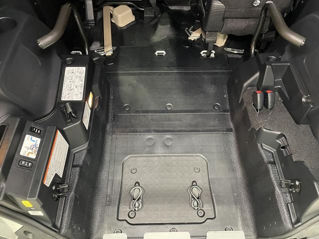 シエンタ 　１．５Ｇ　福祉車両・手動スロープ・助手席手動回転チルトシート・１台積・５人乗・走行２２千Ｋ・タイプ３・ＴＳＳ・左右電動スライドドア・純正ナビ・Ｂカメラ・ビルトインＥＴＣ２．０・スマートキー・禁煙車（22枚目）