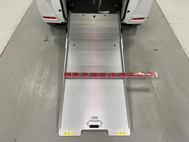 Ｎ－ＢＯＸ 　福祉車両・手動スロープ・１台積・４人乗・走行４６千Ｋ・ホンダセンシング・ワンオーナー・左電動スライドドア・ドラレコ前後・ＥＴＣ・電動ウィンチ・ディスプレイオーディオ・プッシュスタート・スマートキー（7枚目）