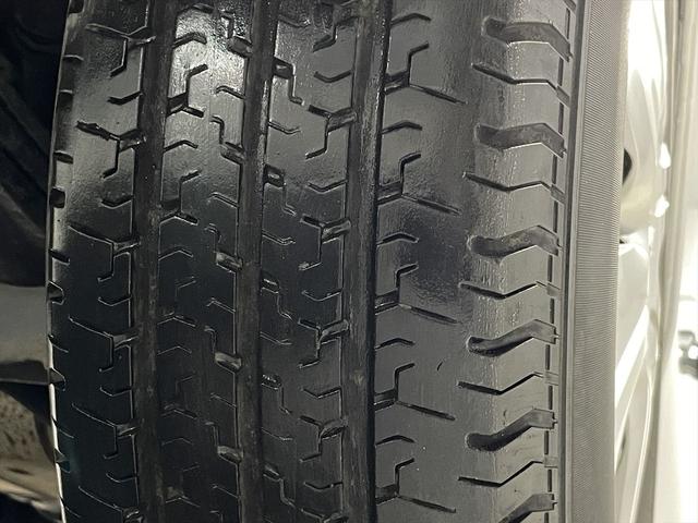 NV350キャラバンワゴン  福祉車両・送迎使用車・10人乗・走行28千K・ハイルーフ車・左電動スライドドア・左オートステップ・アシストグリップ・ナビ・TV・Bカメラ・禁煙車・PVガラス・リヤクーラー・リヤヒーター・オートライト(41枚目)