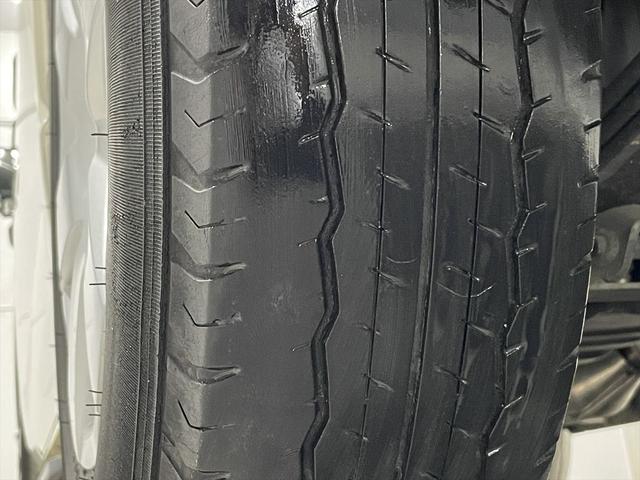 ハイエースバン 福祉車両・電動リフター・1台積・10人乗・走行19千K・Cタイプ・トヨタセーフティセンス・PVガラス・左オートステップ・アシストグリップ・ラジオ・電動車イス固定装置1台・車イス収納スペース・キーレス(46枚目)