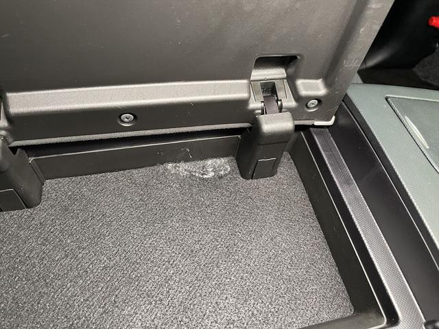 エスティマ アエラス 福祉車両・後席脱着式電動リフトUPシート・7人乗・走行18千K・ハイブリッド・4WD・電動車イス仕様・運転席パワーシート・左右電動スライドドア・プッシュスタート・スマートキー・TV・ナビ(28枚目)