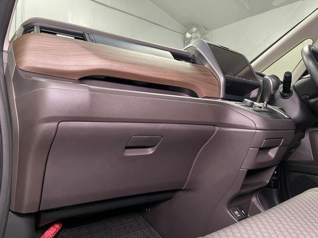 フリード  1.5G 福祉車両・助手席リフトUPシート・6人乗・走行11千K・ホンダセンシング・電動車イス収納装置・ナビ・TV・Bモニター・左右電動スライドドア・プッシュスタート・スマートキー・リモコン・禁煙車(33枚目)