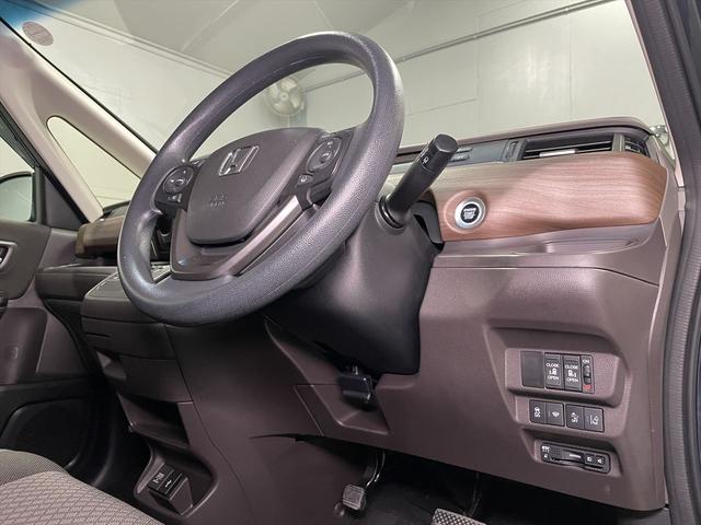 フリード  1.5G 福祉車両・助手席リフトUPシート・6人乗・走行11千K・ホンダセンシング・電動車イス収納装置・ナビ・TV・Bモニター・左右電動スライドドア・プッシュスタート・スマートキー・リモコン・禁煙車(34枚目)