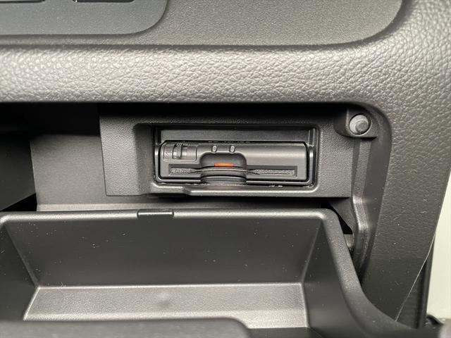 セレナ 　ハイウェイスター　福祉車両・助手席リフトＵＰシート・８人乗・Ｓ－ＨＶ・エマージェンシーブレーキ・リモコン有・全方位型モニター・ＴＶ・ナビ・Ｂモニター・後席モニター・左右電動スライドドア・ＥＴＣ（28枚目）