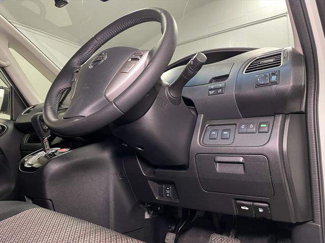 セレナ 　ハイウェイスター　福祉車両・助手席リフトＵＰシート・８人乗・Ｓ－ＨＶ・エマージェンシーブレーキ・リモコン有・全方位型モニター・ＴＶ・ナビ・Ｂモニター・後席モニター・左右電動スライドドア・ＥＴＣ（32枚目）