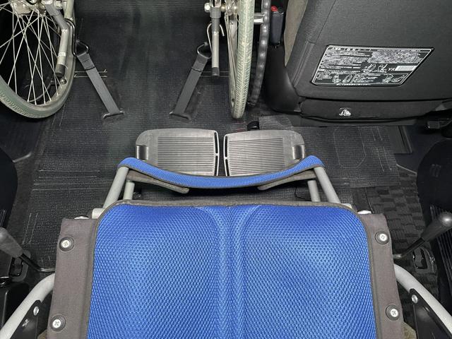 ヴォクシー 福祉車両・電動スロープ・2台積・7人乗・走行64千K・タイプ1・TV・ナビ・Bカメラ・左電動スライドドア・左オートステップ・キーレス・ニールダウン・電動ウィンチセカンドサード・無線ウィンチリモコン(21枚目)