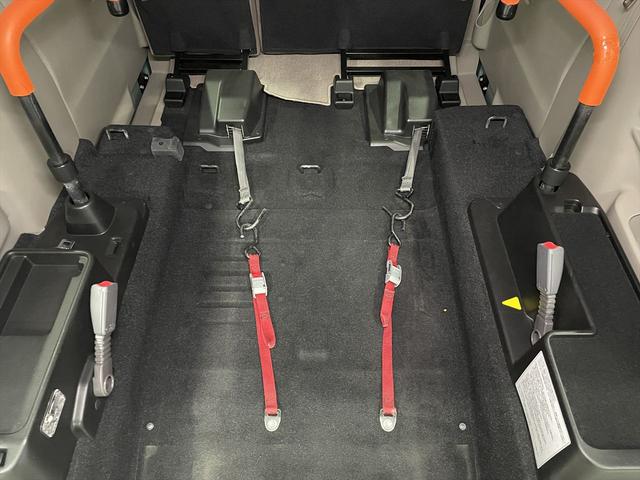 エブリイワゴン 　福祉車両・手動スロープ・１台積・４人乗・走行５９千Ｋ・スズキセーフティサポート・リヤ分割シート・リクライニング車椅子乗車カノウ・左電動オートステップ・プッシュスタート・スマートキー・ナビＴＶ・Ｂカメラ（19枚目）