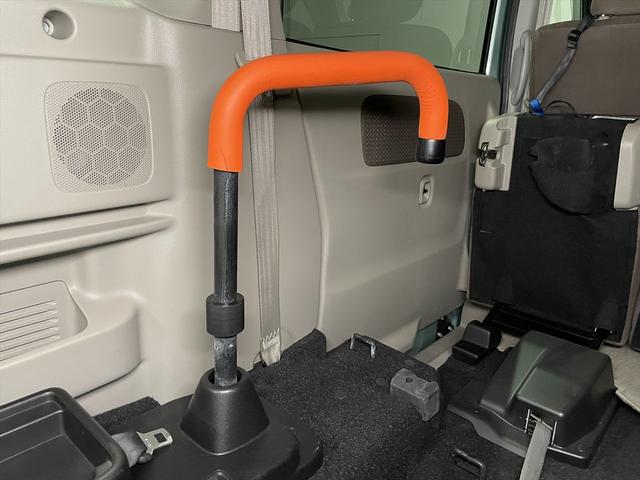 エブリイワゴン 　福祉車両・手動スロープ・１台積・４人乗・走行５９千Ｋ・スズキセーフティサポート・リヤ分割シート・リクライニング車椅子乗車カノウ・左電動オートステップ・プッシュスタート・スマートキー・ナビＴＶ・Ｂカメラ（28枚目）