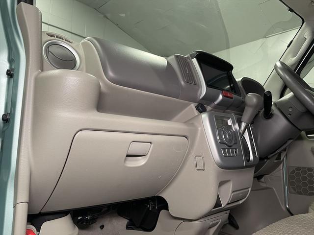 エブリイワゴン 　福祉車両・手動スロープ・１台積・４人乗・走行５９千Ｋ・スズキセーフティサポート・リヤ分割シート・リクライニング車椅子乗車カノウ・左電動オートステップ・プッシュスタート・スマートキー・ナビＴＶ・Ｂカメラ（34枚目）
