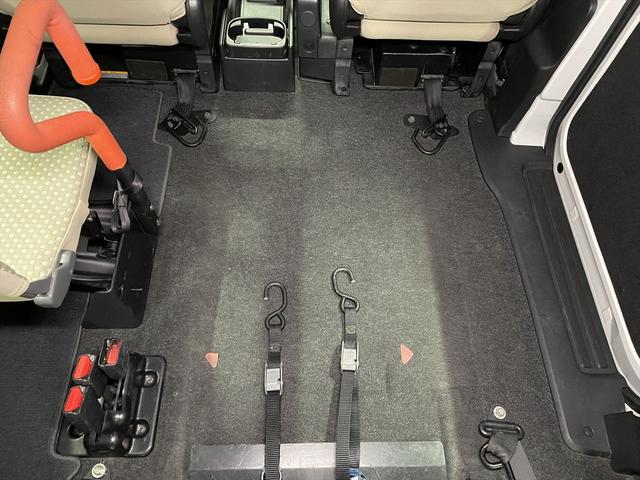 ＮＶ２００バネットワゴン 　福祉車両・手動スロープ・２台積・６人乗・走行７１千Ｋ・左オートステップ・ＥＴＣ・ナビ・ストラーダ・ＴＶ・ドラレコ・アシストグリップ・電動ウィンチセカンド・無線ウィンチリモコン・車椅子後退防止装置サード（13枚目）