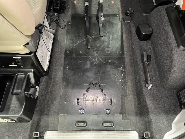 ＮＶ２００バネットワゴン 　福祉車両・手動スロープ・２台積・６人乗・走行７１千Ｋ・左オートステップ・ＥＴＣ・ナビ・ストラーダ・ＴＶ・ドラレコ・アシストグリップ・電動ウィンチセカンド・無線ウィンチリモコン・車椅子後退防止装置サード（15枚目）