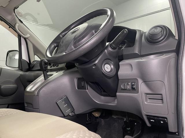 ＮＶ２００バネットワゴン 　福祉車両・手動スロープ・２台積・６人乗・走行７１千Ｋ・左オートステップ・ＥＴＣ・ナビ・ストラーダ・ＴＶ・ドラレコ・アシストグリップ・電動ウィンチセカンド・無線ウィンチリモコン・車椅子後退防止装置サード（39枚目）