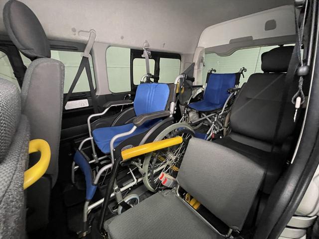 レジアスエースバン 　福祉車両・電動リフター・２台積・１０人乗・Ｂタイプ・トヨタセーフティセンス・左電動スライドドア・ＴＶ・ナビ・左オートステップ・キーレス・ＰＶガラス・アシストグリップ・ストレッチャー乗車カノウ・禁煙車（29枚目）