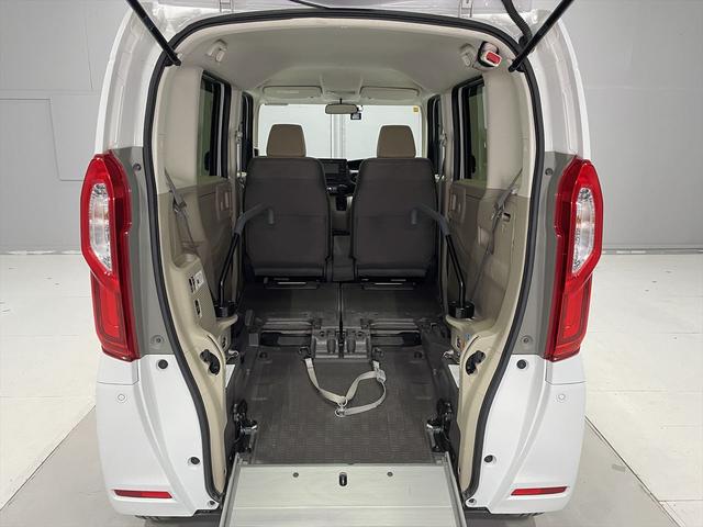 Ｎ－ＢＯＸ 　福祉車両・手動スロープ・１台積・４人乗・ホンダセンシング・ＴＶ・ＣＤオーディオ・Ｂカメラ・左右スライドドア・電動ウィンチ・リモコン付・プッシュスタート・ラッシングベルト・スマートキー・純正ＬＥＤ（5枚目）