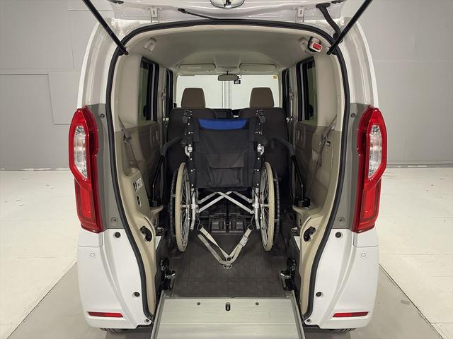 Ｎ－ＢＯＸ 　福祉車両・手動スロープ・１台積・４人乗・ホンダセンシング・ＴＶ・ＣＤオーディオ・Ｂカメラ・左右スライドドア・電動ウィンチ・リモコン付・プッシュスタート・ラッシングベルト・スマートキー・純正ＬＥＤ（7枚目）