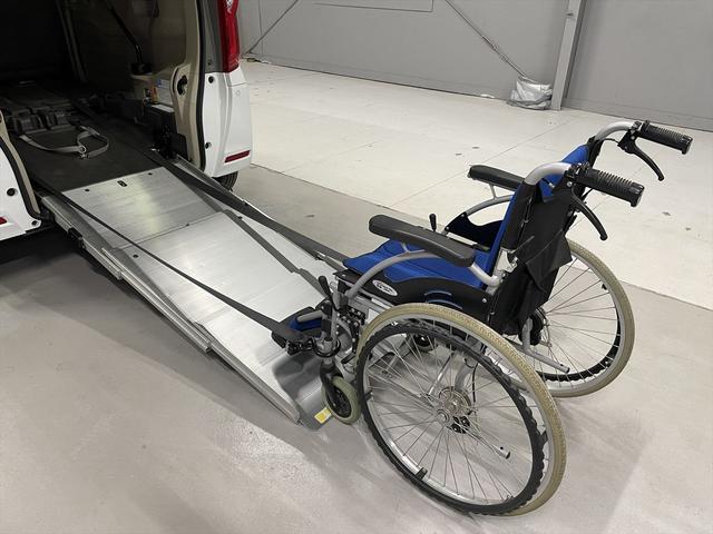 Ｎ－ＢＯＸ 　福祉車両・手動スロープ・１台積・４人乗・ホンダセンシング・ＴＶ・ＣＤオーディオ・Ｂカメラ・左右スライドドア・電動ウィンチ・リモコン付・プッシュスタート・ラッシングベルト・スマートキー・純正ＬＥＤ（9枚目）
