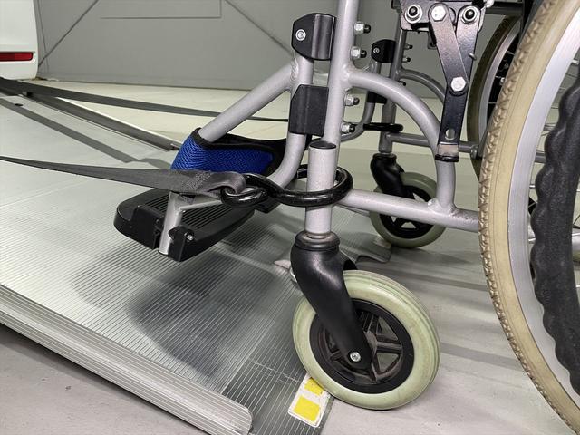 Ｎ－ＢＯＸ 　福祉車両・手動スロープ・１台積・４人乗・ホンダセンシング・ＴＶ・ＣＤオーディオ・Ｂカメラ・左右スライドドア・電動ウィンチ・リモコン付・プッシュスタート・ラッシングベルト・スマートキー・純正ＬＥＤ（11枚目）