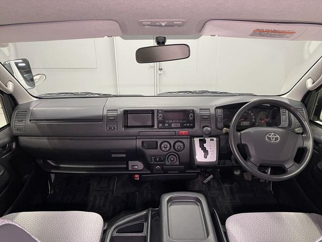 レジアスエースコミューター コミュータータイプ福祉車両・電動リフター・4台積・9人乗・走行83千K・Dタイプ・左オートステップ・アシストグリップ・キーレス・CDオーディオ・ストレッチャー乗車カノウ・電動車イス固定装置4台・禁煙車(33枚目)