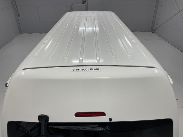 レジアスエースコミューター コミュータータイプ福祉車両・電動リフター・4台積・9人乗・走行83千K・Dタイプ・左オートステップ・アシストグリップ・キーレス・CDオーディオ・ストレッチャー乗車カノウ・電動車イス固定装置4台・禁煙車(46枚目)